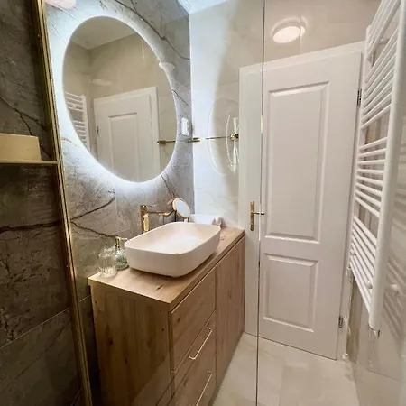 Velvet - Free Private Garage דירה