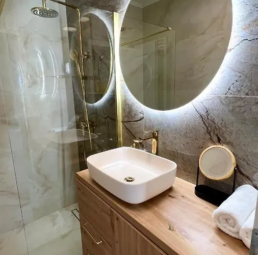 Velvet - Free Private Garage شقة *