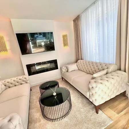 Velvet - Free Private Garage